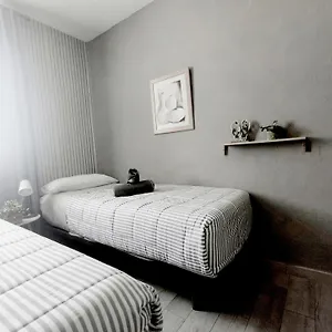apartamento-victoria-malaga-29003.hotelsinnerja.org/